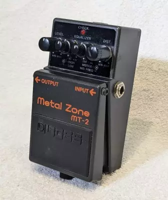 BOSS - MT-2 Metal Zone Pedal 2